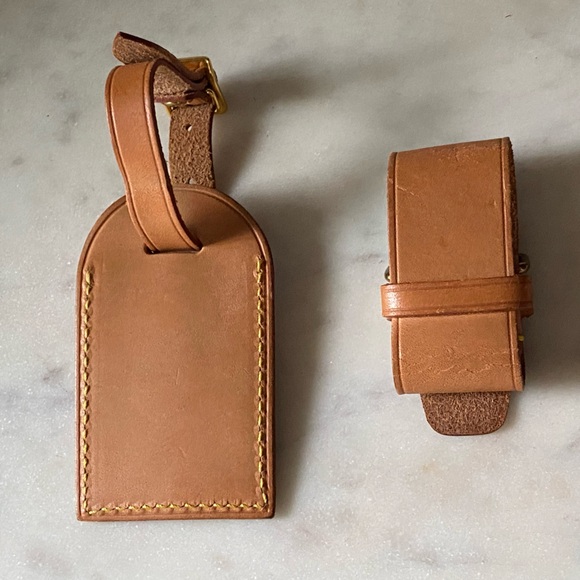 Louis Vuitton luggage Tag 🏷️ - Picture 2 of 5
